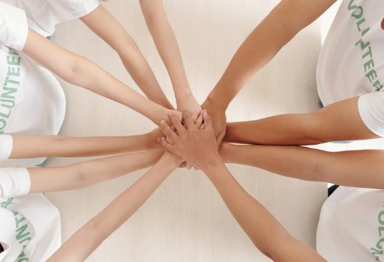 むすびえがおすすめの人